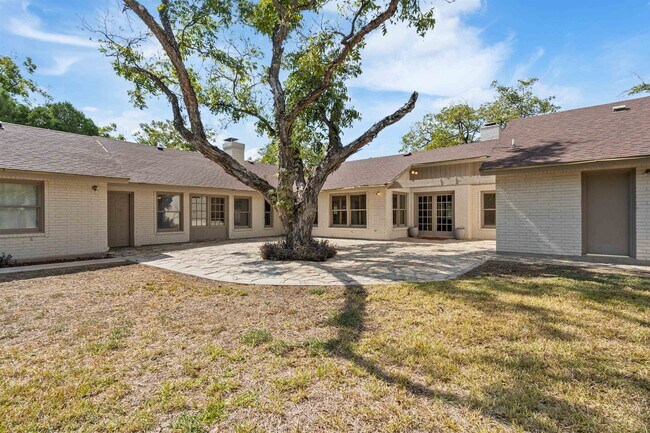 Building Photo - 106 Angela Dr