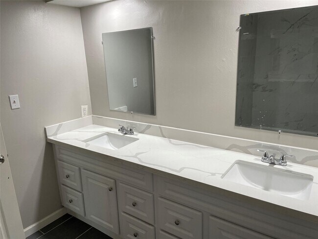 Building Photo - 24118 Spring Mill Ln
