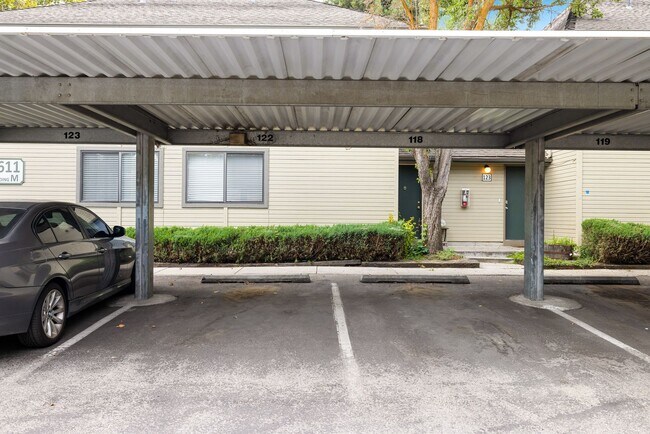 Building Photo - Private End-Unit Condo in Southeast Boise | Pool Access + Great Location