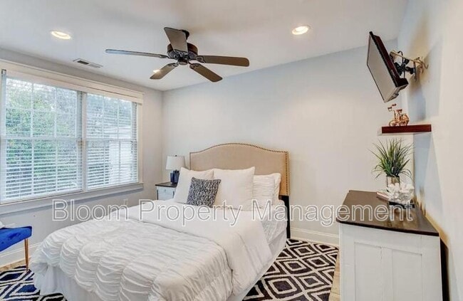 Building Photo - 50 Morris St