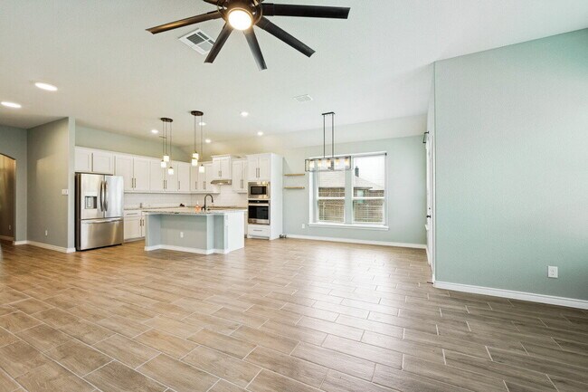 Building Photo - "Charming 3-Bed, 2-Bath Retreat in Joshua, TX – Spacious 1788 Sq Ft Home Awaits!"