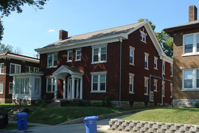 Primary Photo - 266 Lyndhurst Pl