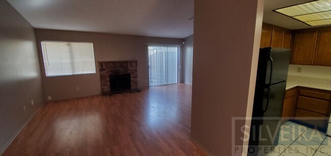 Building Photo - 2 Bedroom Condo available