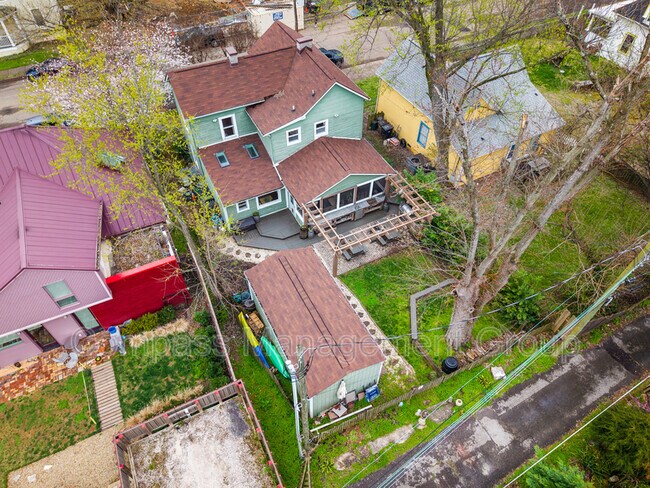 Building Photo - 625 Luttrell St