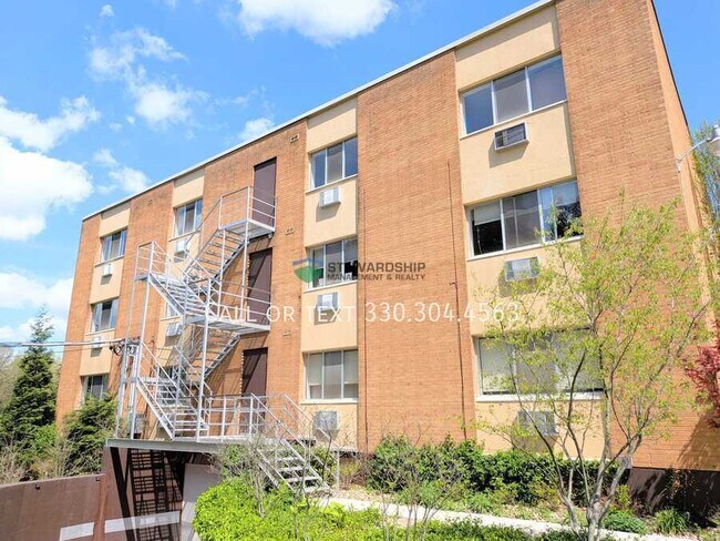 Building Photo - 3939 Market Ave N