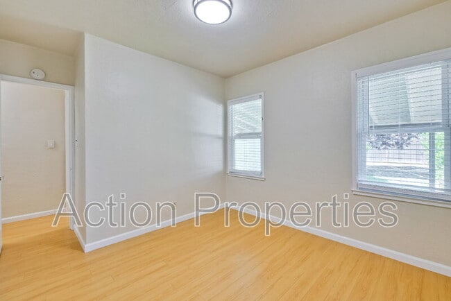 Building Photo - 171 N Frances St