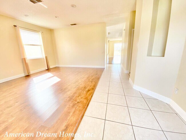 Building Photo - 729 Tuten Trail