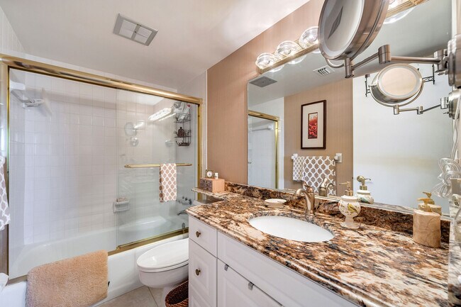 Building Photo - 3500 Gulf Shore Blvd N