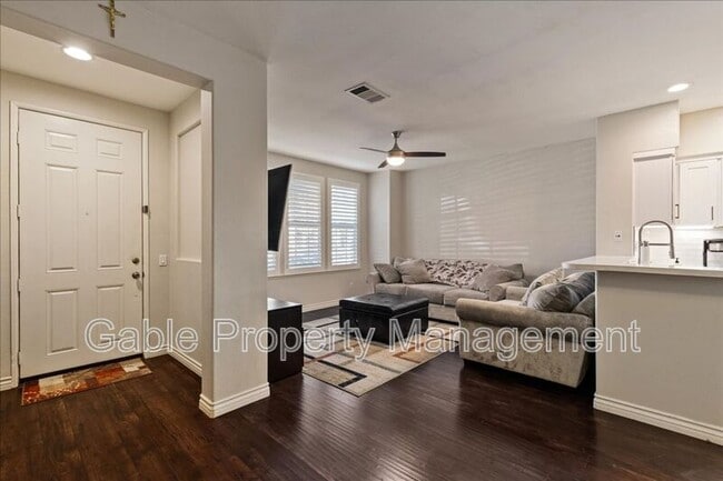 Building Photo - 24136 Victoria Ln