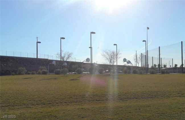 Building Photo - 1033 Fishing St