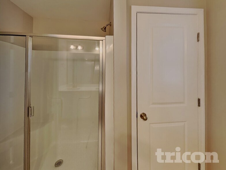 Building Photo - 123 Diploma Dr