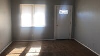 Building Photo - Adorable 3 bedroom 1 bath home