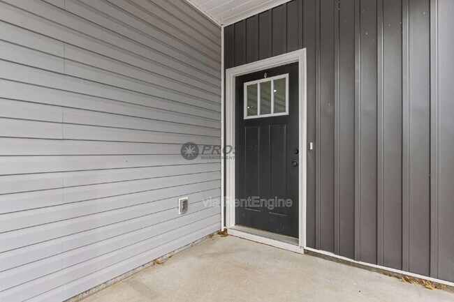 Building Photo - 4054 Parris Bridge Rd