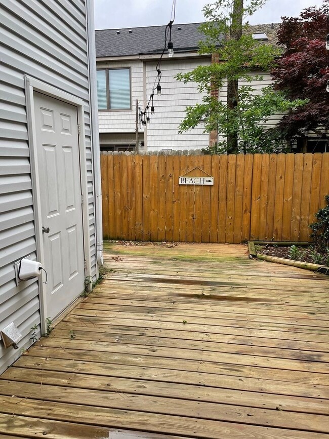 Building Photo - Beach Happy! Spacious Townhome "ASK ABOUT ...
