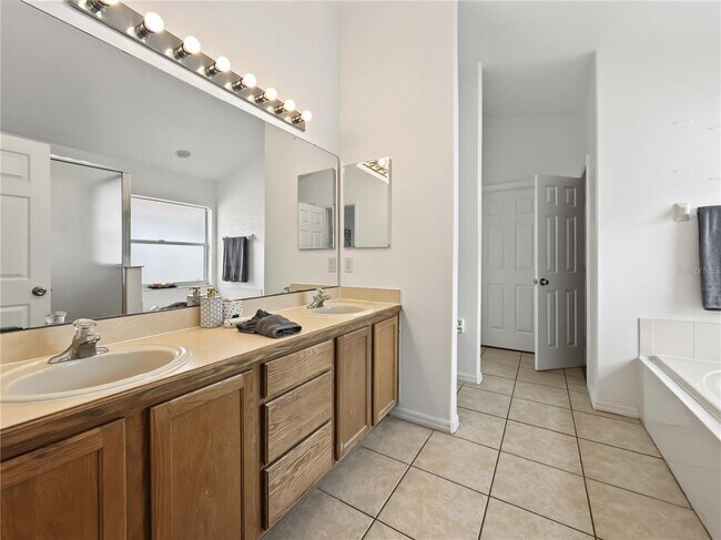 Building Photo - 8105 Santee Dr
