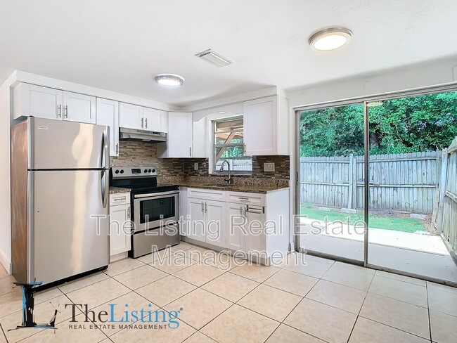 Building Photo - 1521 Swordbill Dr
