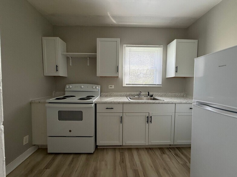 Building Photo - 1521 N Kealing Ave