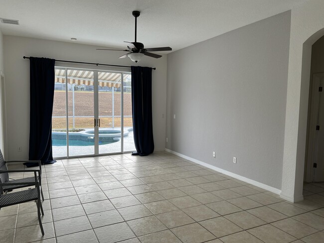 Building Photo - 874 Birkdale St