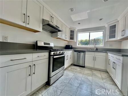 Building Photo - 221 S Gale Dr