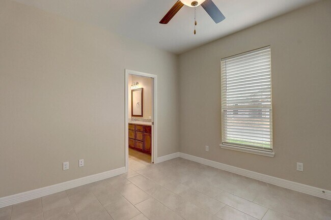Building Photo - 2202 Crystal Bay Dr.