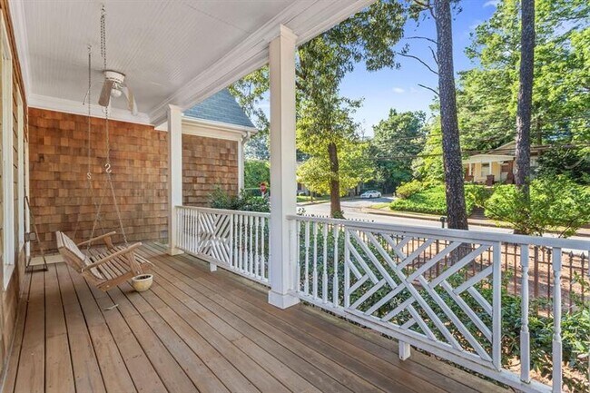 Building Photo - 65 Claire Dr SE