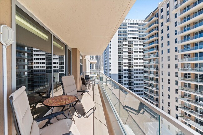 Building Photo - 1920 S Ocean Dr