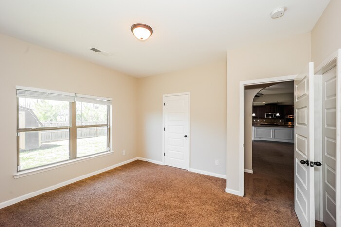 Building Photo - 1107 Sly Fox Run
