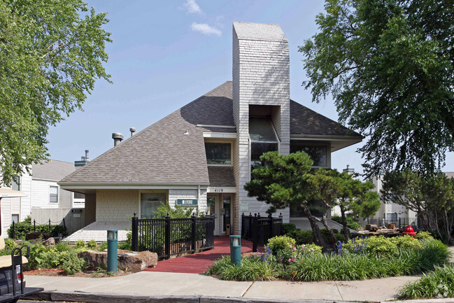 Primary Photo - Cedar Lake Apartments