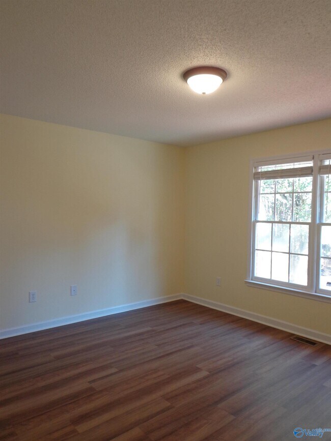 Building Photo - 205 Darsey Ct