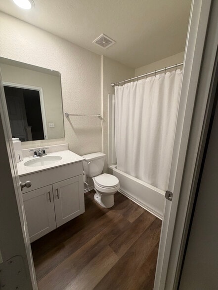 Building Photo - 10310 Glimmer