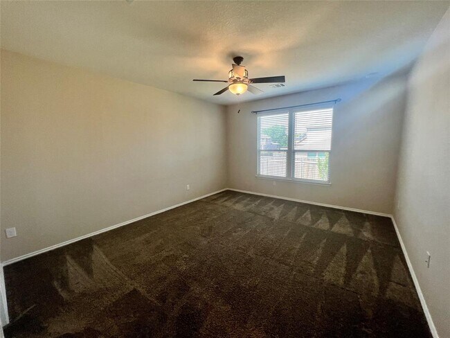 Building Photo - 5100 Lazy Ct Dr