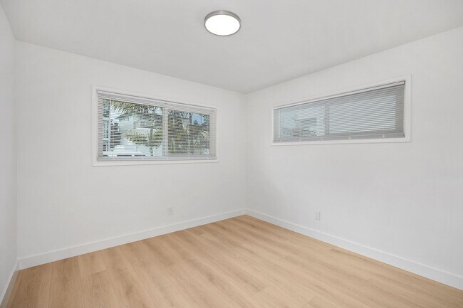 Building Photo - Coastal Living at Its Finest! Fully Remodeled!