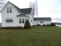 Building Photo - Large, beautiful Farm House in North Wayne...