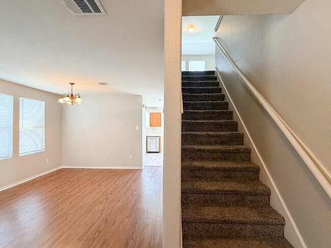 Building Photo - 2 Story - 4 Bed, 2.5 Bath Home in Crowley