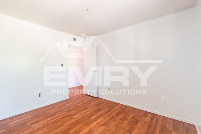 Building Photo - 9781 Karmont Ave