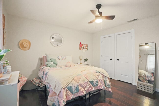 Building Photo - 4302 42nd St