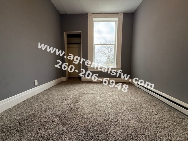 Building Photo - 3 Bedroom House - $300 off first month's rent