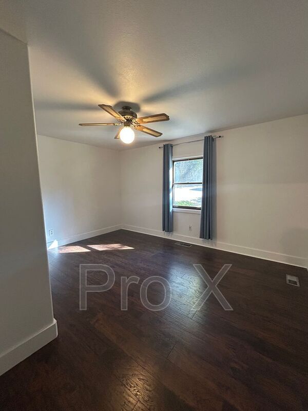 Building Photo - 6 Lambeth Cir