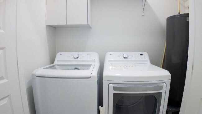 Building Photo - 612 Moar Dr