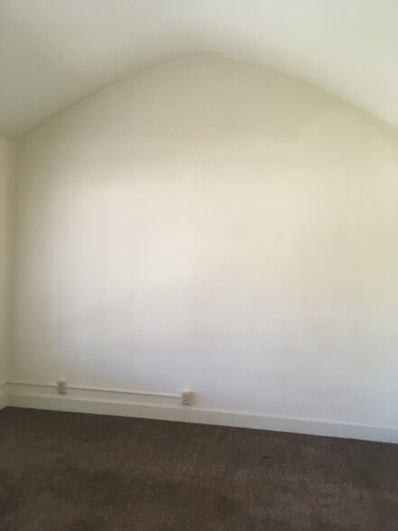 Building Photo - 224 Elefa St