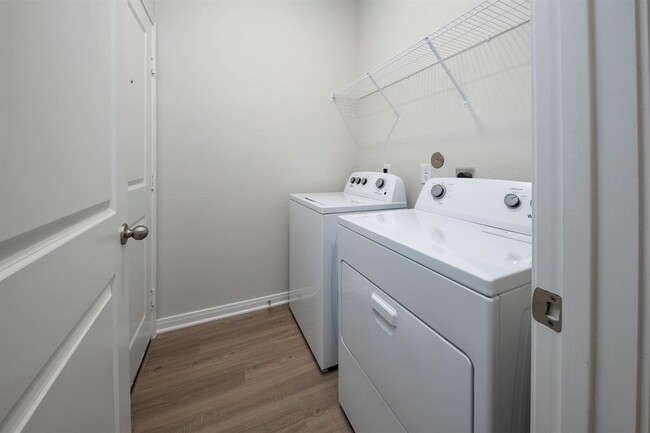 Building Photo - 15403 Maple Ter Dr