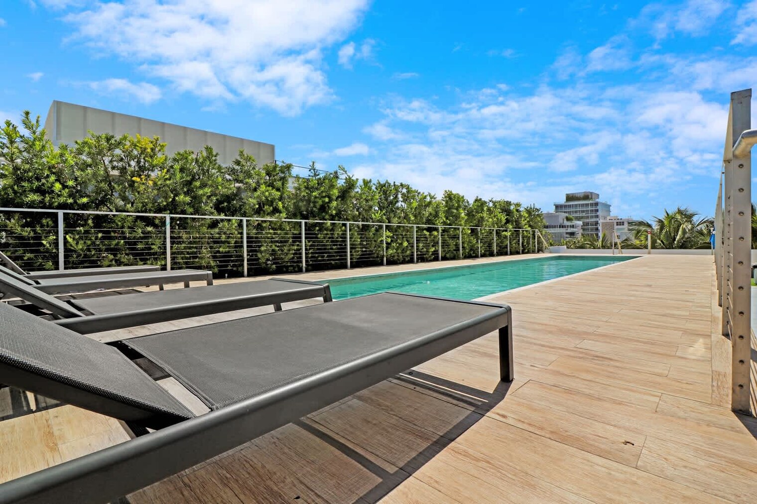 Building Photo - 250 Collins Ave