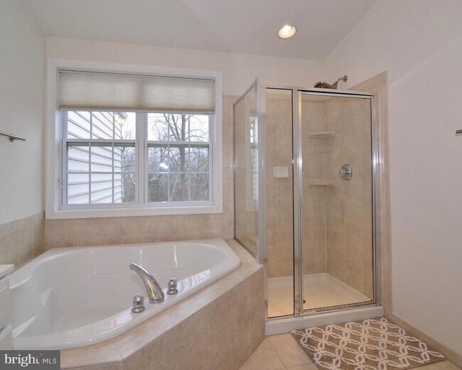 Building Photo - 43275 Mitcham Square