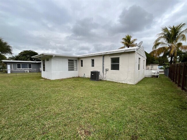 Building Photo - 1240 NE 143rd St