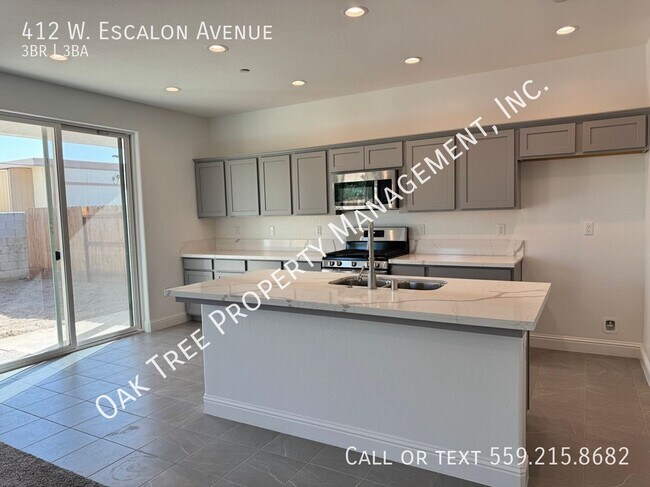 Building Photo - 412 W Escalon Ave