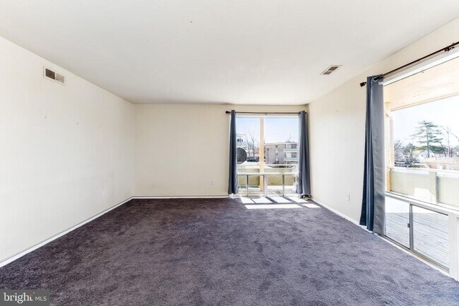 Building Photo - 7208 Donnell Pl