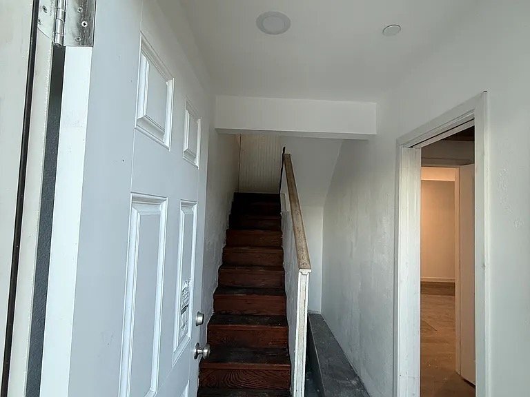 Building Photo - 90 Transverse Rd