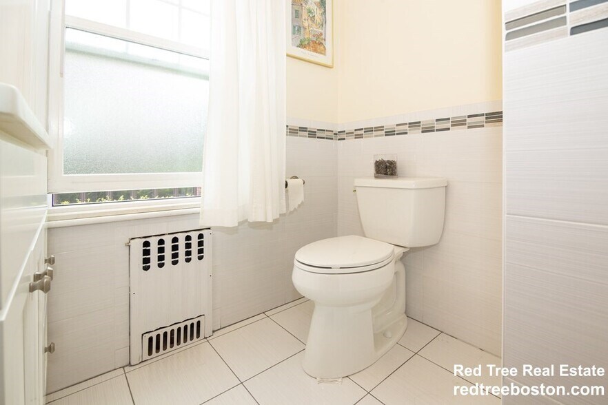 Building Photo - 118 Elgin St