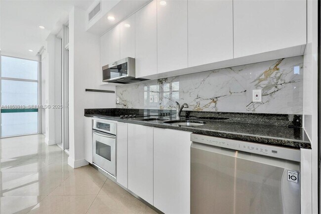 Building Photo - 3131 NE 188th St