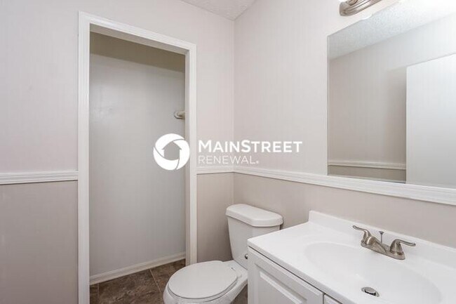 Building Photo - 3 Bedroom Pet-Friendly Home in Louisville,...